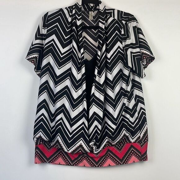 Per Seption Women's Chevron-Print Short Sleeve Layered Blouse Black & White 1X - Picture 2 of 10
